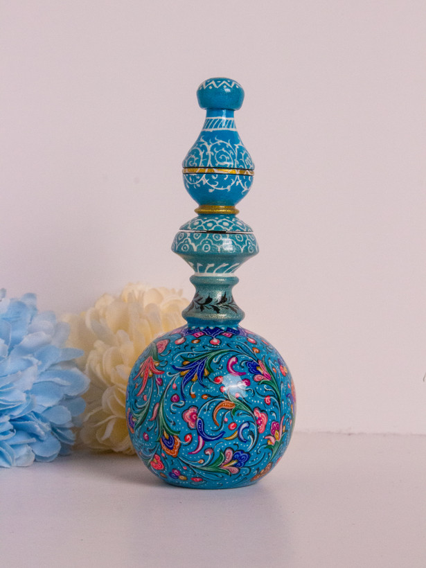صنایع دستی اصیل اصفهان، سرمهدان ساخته شده از چوب گردو با طراحی سنتی ایرانی
